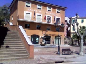 A RIO  PRECARIATO  ALL'URBANISTICA